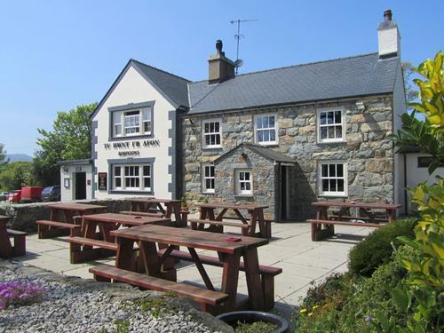The local Inn Tu Hwnt I''r Afon Rhydyclafdy within walking distance