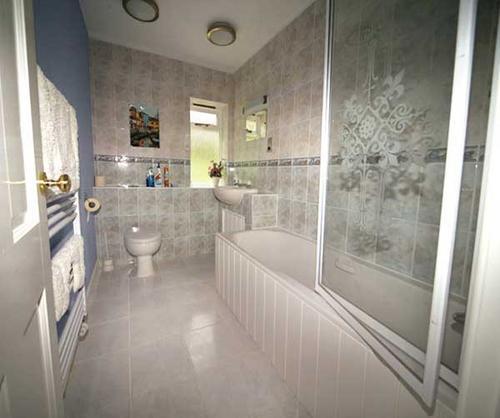 Beacons bathroom