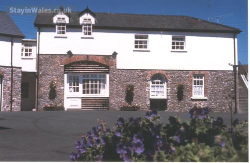 The Granary and Coach House