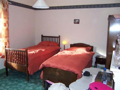 Twin bedroom