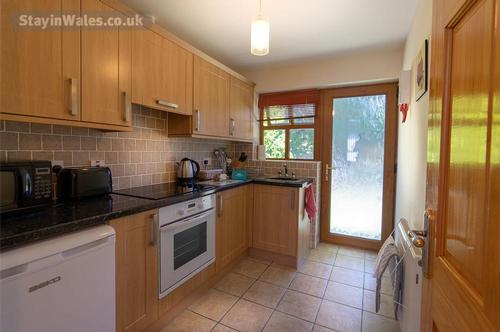 Yew Cottage - kitchen