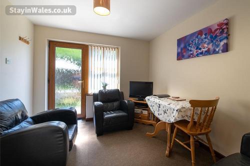 Yew Cottage - living room