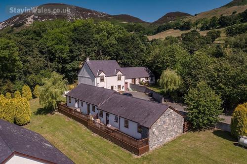 Oak and Ash Cottages