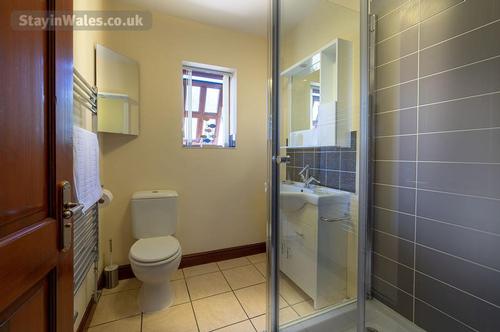 Oak/Ash bathroom