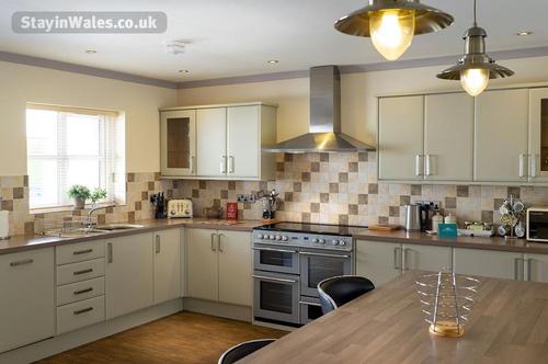 Sycamore Cottage - kitchen