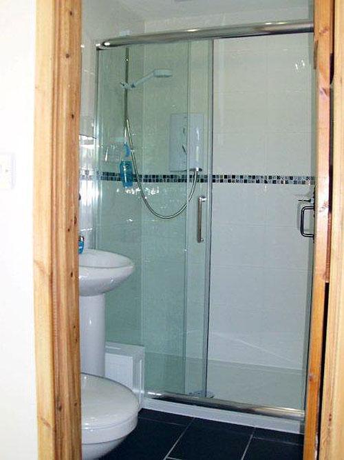 En-suite shower in the annexe