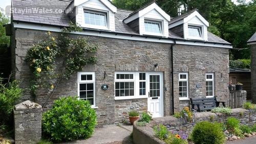 Hafod Y Wennol (Swallow''s Summer Dwelling)
