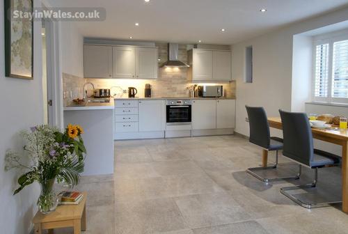 Lloc Llo kitchen diner with underfloor heating