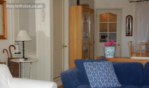 Living room to kitchen