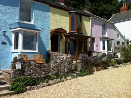 Cockleshell & Periwinkle Cottages