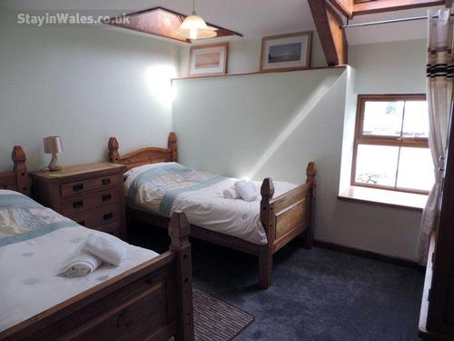The Barn - twin bedroom