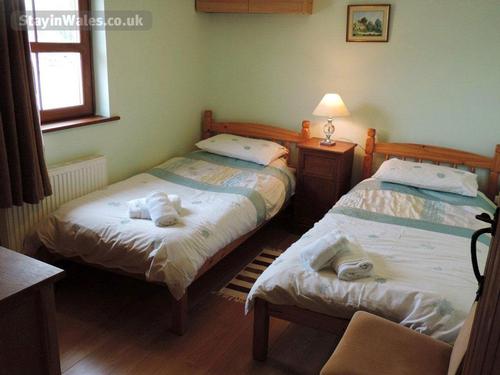The Stable - twin bedroom