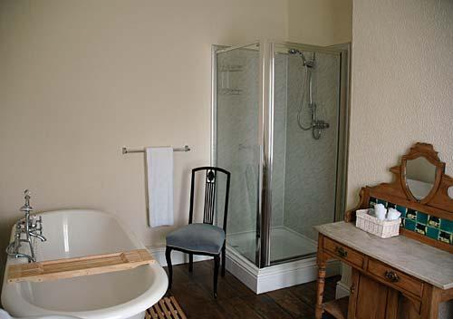 En-suite bath and shower room