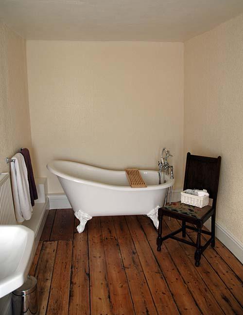 En-suite bathroom
