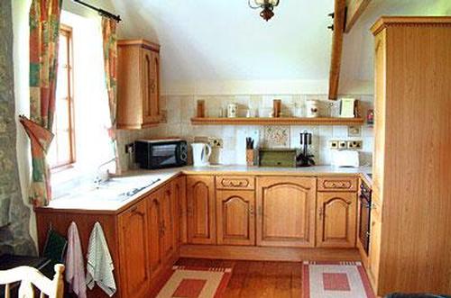 Cottage - kitchen