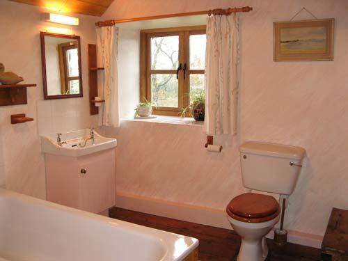 The Farmhouse - bathroom