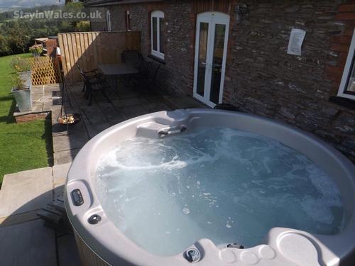 Irfon Hot Tub