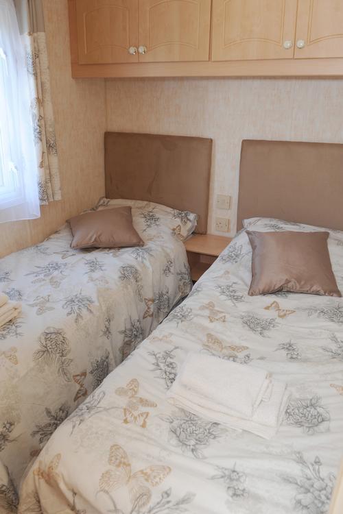 Twin bedroom