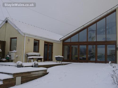 Hen Beudy In the Snow