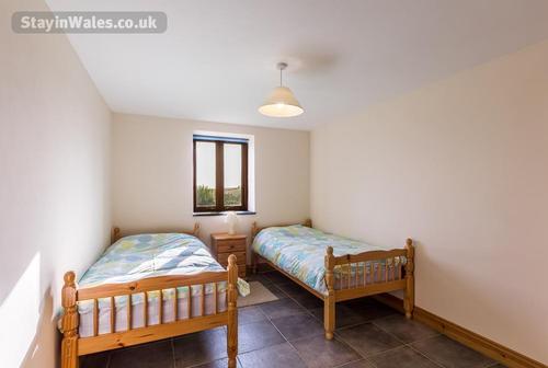 Twin room 2