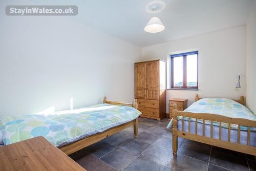 Twin room 1