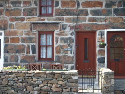 Tan-Rallt is in the picturesque Snowdonia village of Beddgelert