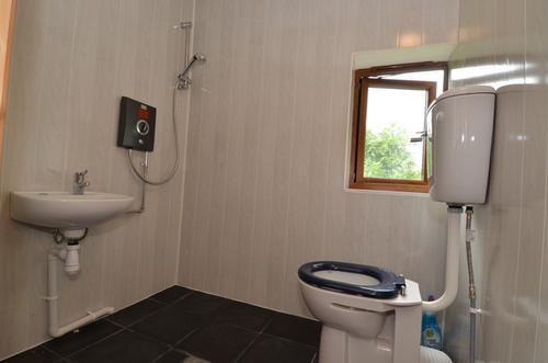 Ground floor wet room in Dexter Lodge