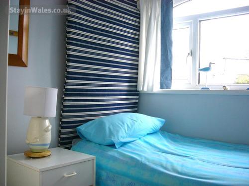 Bedroom 4 single