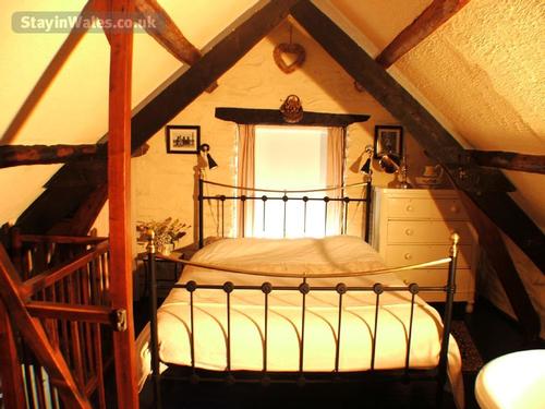 The kingsize bed is very comfortable