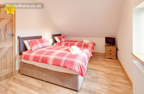 The Granary - en-suite twin bedroom