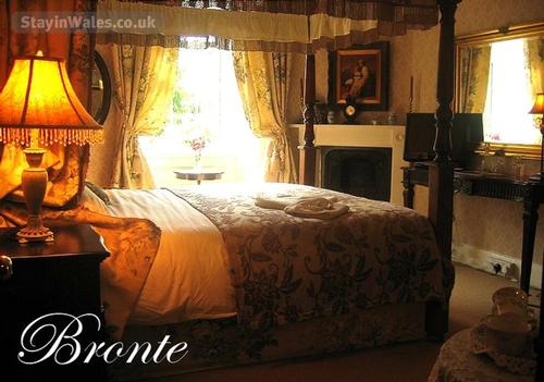 Bronte Four Poster Room