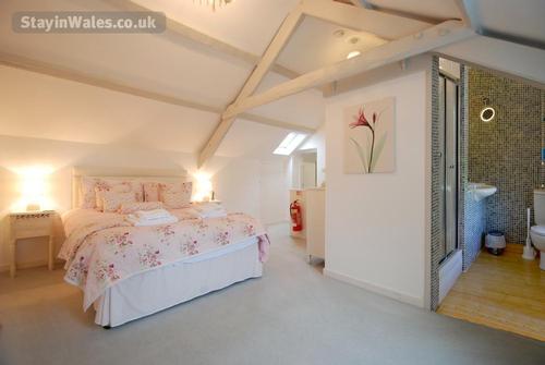 Gamekeeper''s Cottage master bedroom