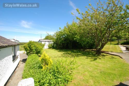 Gamekeeper''s Cottage garden
