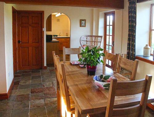 Valley View - dining area