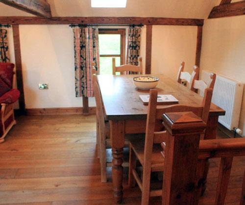 Granary Cottage - dining area