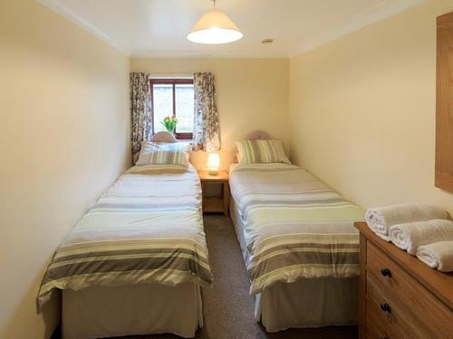 The Granary - twin bedroom