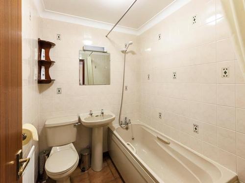 The Granary - bathroom