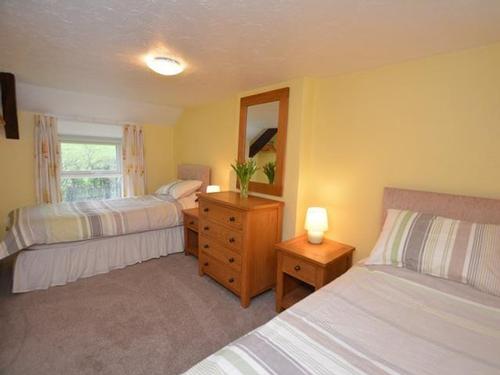 Soar Cottage - twin bedroom