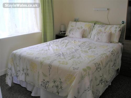 Wren's double bedroom