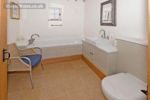 Mill Barn - bathroom