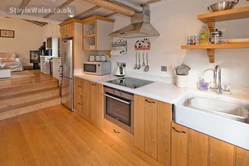 The Cottage - kitchen