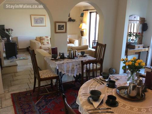 Guest dining room