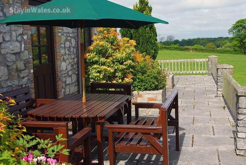 Bluebell Cottage - patio