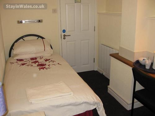 A standard single room