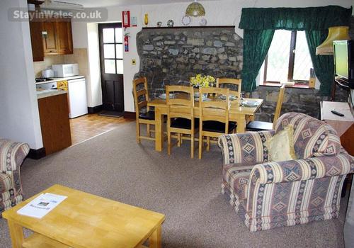 Fern Cottage - living room
