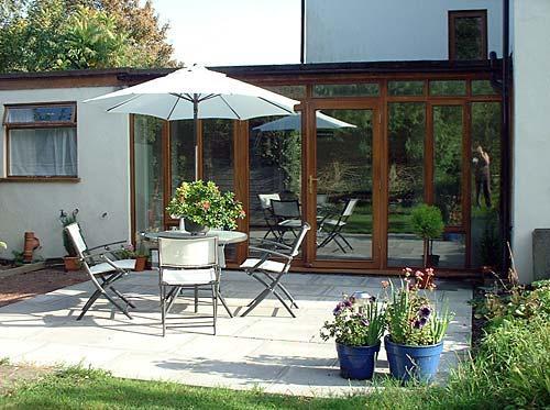 Garden patio at white House Cottage