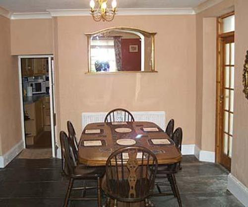 Dining room in Rose Cottage