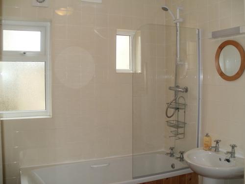 Rose Cottage Bathroom