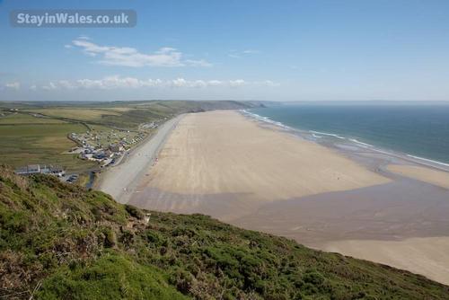 The huge sandy beach at Newgale. The Duke of Edinburgh Inn is right on the seafront.