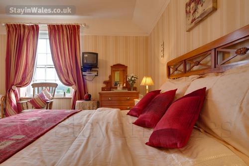 Family room has a double bed and a single too